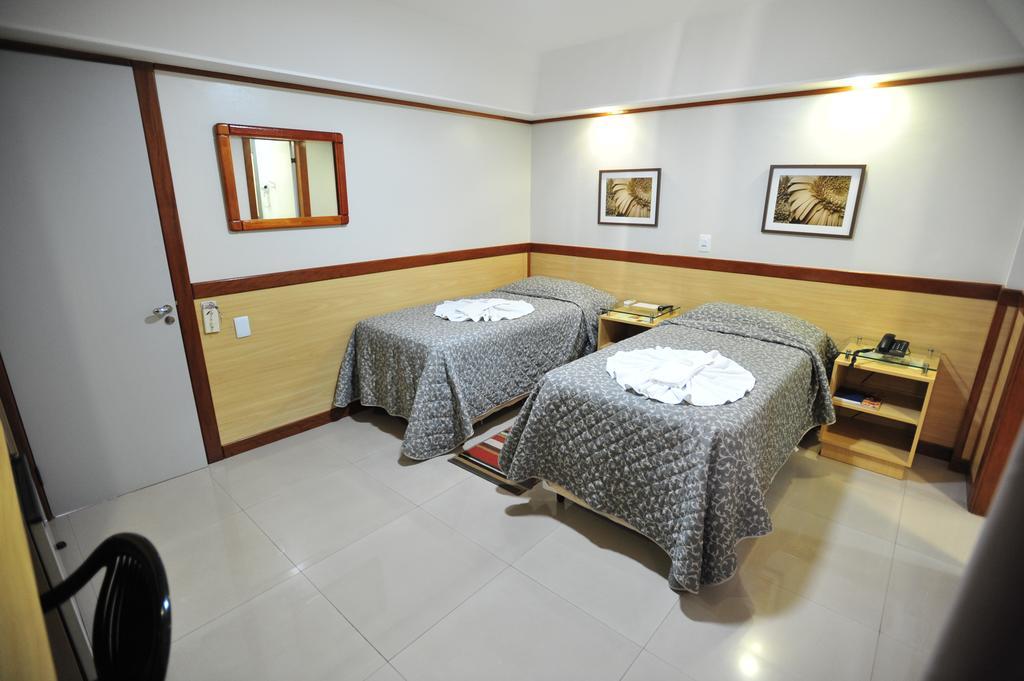 Hotel Premium Plaza Muriaé Esterno foto