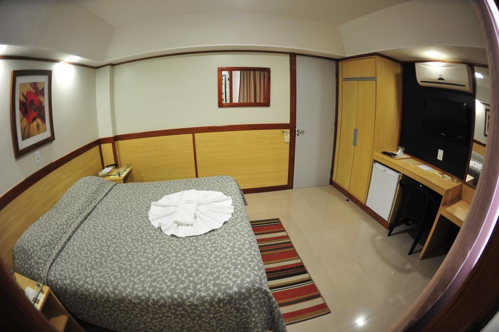 Hotel Premium Plaza Muriaé Esterno foto